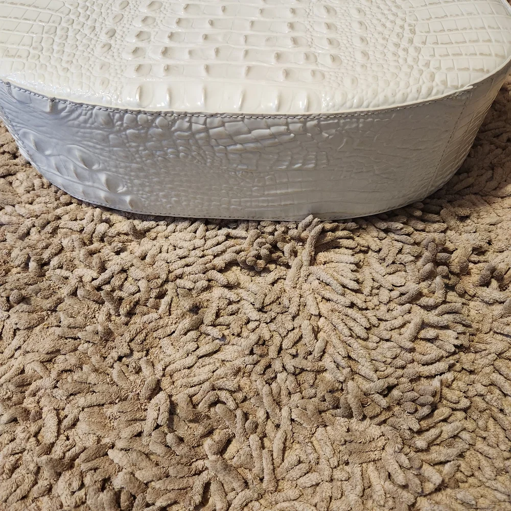 Brahmin Genuine Leather White Shoulder Bag with Gold Hardware 12.5"x12"x3. 5" - Picture 6 of 7